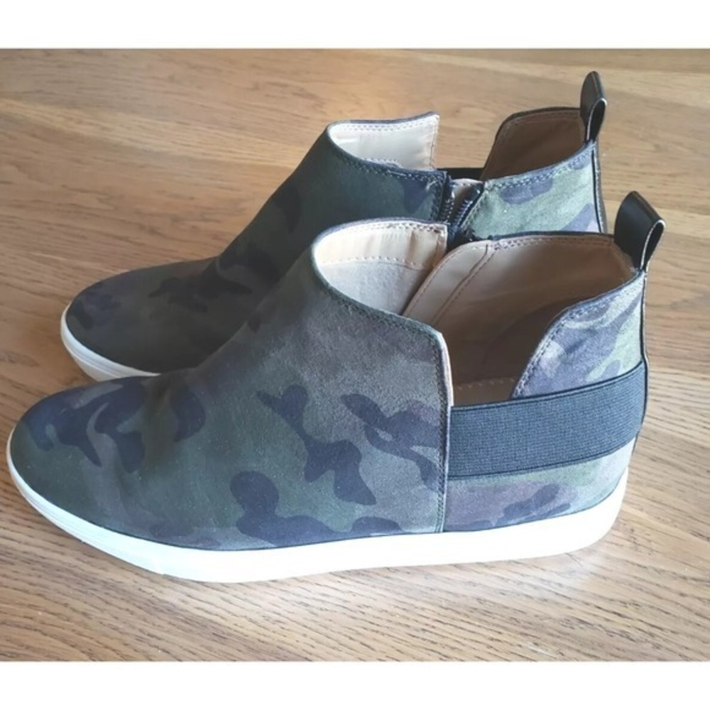 Sz 10M Sun + Stone Camouflage Zip Booties Women's Shoes, Green Black Rubber